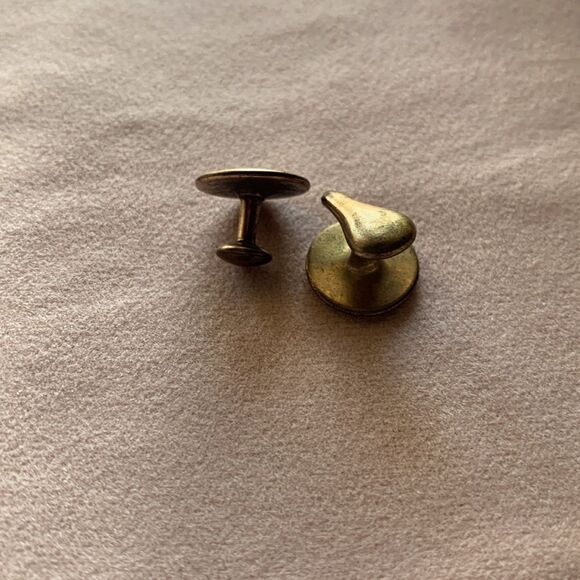 Lovely Vintage MOP Round Buttons in Gold finish SET of 2, Unmarked - Picture 3 of 3